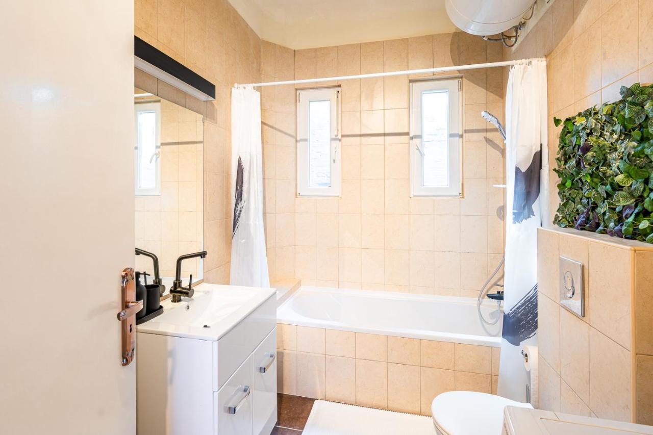 Sunny New Luxurious Home At The Jewish District บูดาเปสต์ ภายนอก รูปภาพ