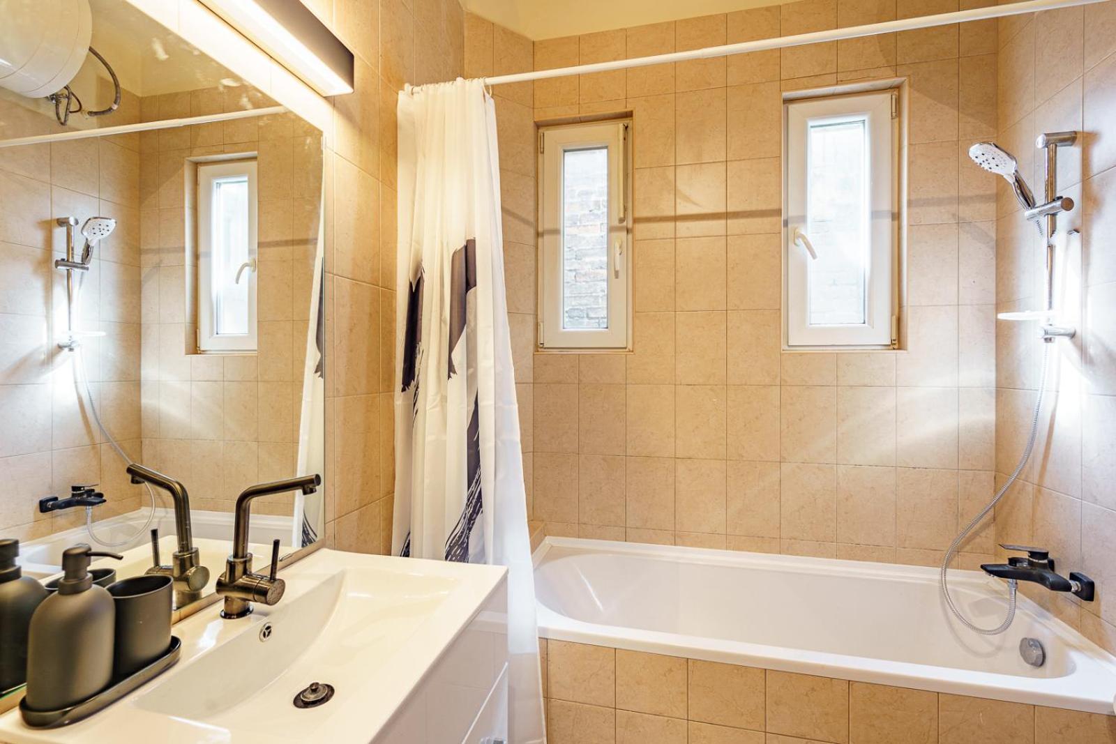 Sunny New Luxurious Home At The Jewish District บูดาเปสต์ ภายนอก รูปภาพ
